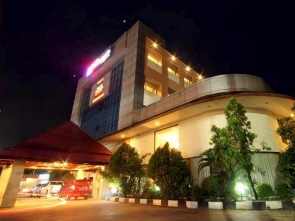 Hotel Banjarmasin International Exterior photo